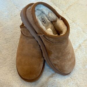 Ugg Classic Slippers, Size 6